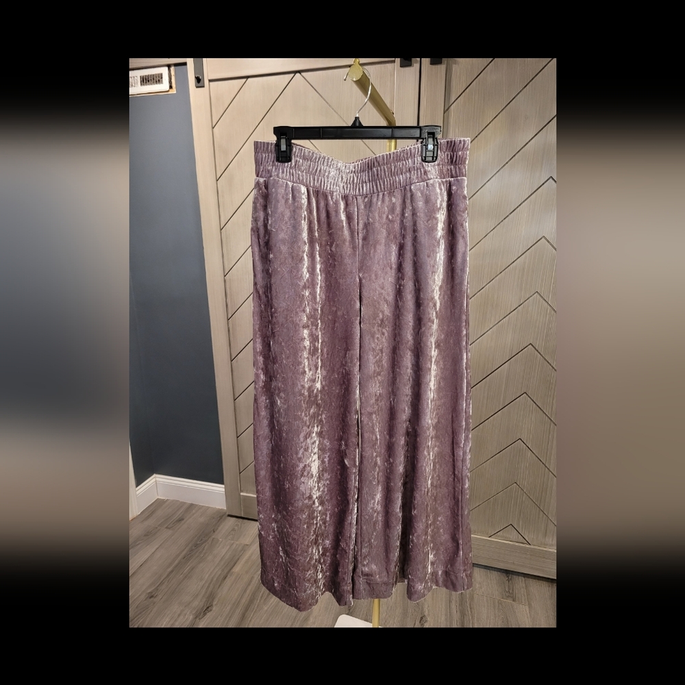 Lavender/Lilac crushed velvet wide leg pant, size L
